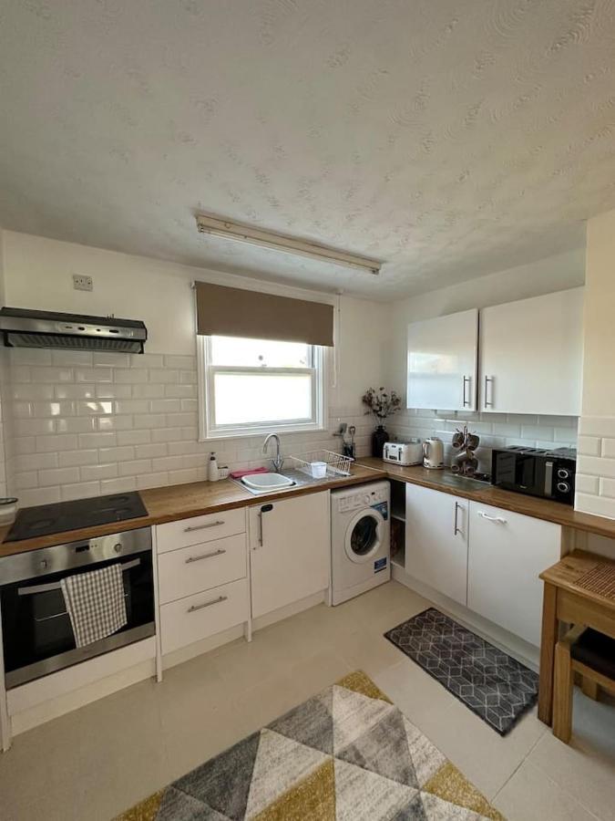 캠브리지 3 Bed Flat With Pool Table 아파트 외부 사진