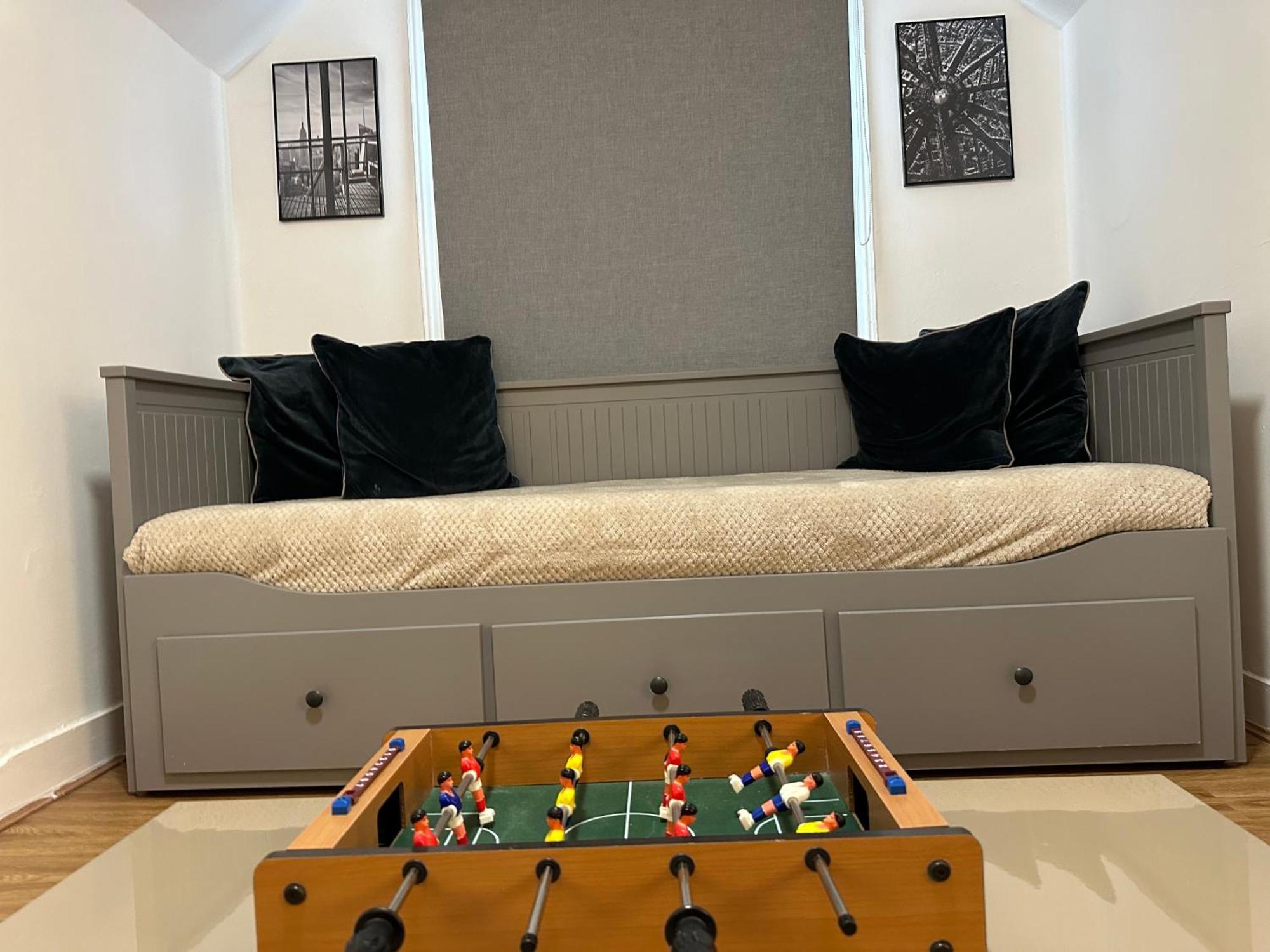캠브리지 3 Bed Flat With Pool Table 아파트 외부 사진